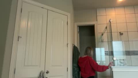 leanneluxecouple online show from 22, 12, 2025