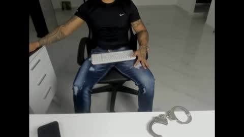 Snapshot of leather_king_of_bitches chatting on 6, 4, 2026 leather_king_of_bitches online show from 6, 4, 2026