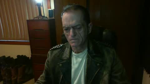 Snapshot of leathergreaser chatting on 18, 6, 2026 leathergreaser online show from 18, 6, 2026