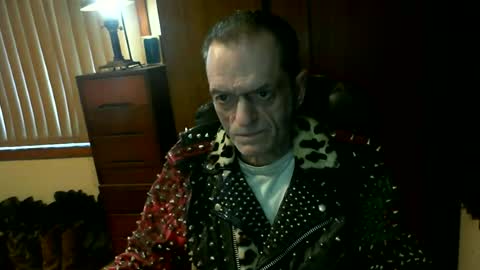 Snapshot of leathergreaser chatting on 22, 6, 2026 leathergreaser online show from 22, 6, 2026