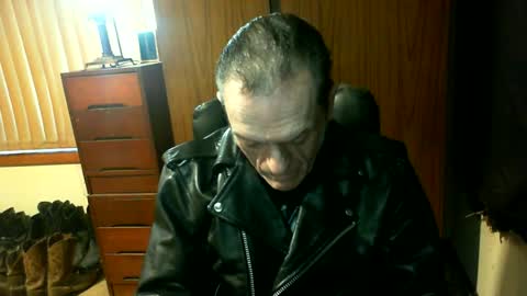 Snapshot of leathergreaser chatting on 28, 6, 2026 leathergreaser online show from 28, 6, 2026
