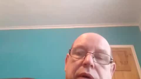 Snapshot of leatherpants68 chatting on 15, 10, 2025 leatherpants68 online show from 15, 10, 2025