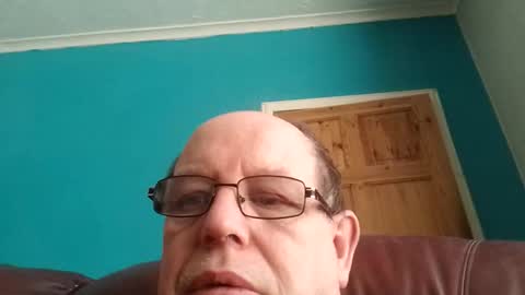 leatherpants68 online show from 6, 4, 2026