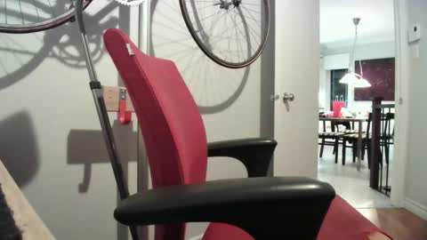 Snapshot of ledoc_ chatting on 9, 10, 2025 LeDoc online show from 9, 10, 2025