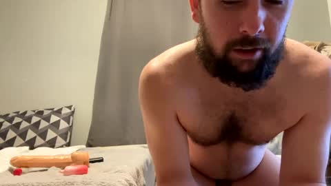 Snapshot of leearonn12 chatting on 1, 3, 2025 leearonn12 online show from 1, 3, 2025