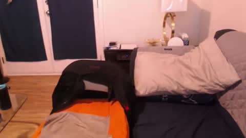 Snapshot of leeguy_hugedick chatting on 4, 11, 2025 Ebony DeafGuy online show from 4, 11, 2025