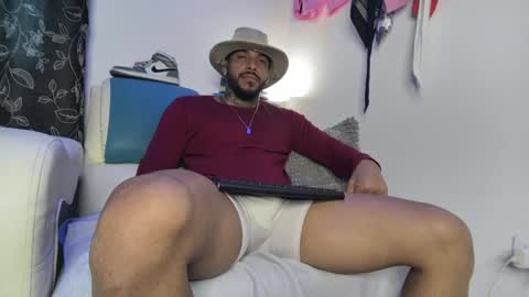 Snapshot of leenar_key chatting on 3, 2, 2025 leenar_key online show from 3, 2, 2025