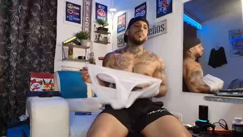 Snapshot of leenar_key chatting on 3, 10, 2025 leenar_key online show from 3, 10, 2025