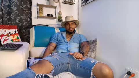 Snapshot of leenar_key chatting on 11, 10, 2025 leenar_key online show from 11, 10, 2025