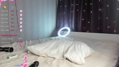 Snapshot of leenylipss chatting on 4, 3, 2025 Emily pvt open ONLY WITH EXTRA TIPS online show from 4, 3, 2025