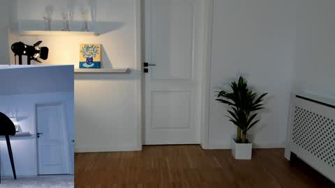 Elle  online show from 7, 12, 2024