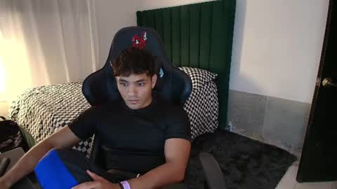 Snapshot of lei_77 chatting on 30, 6, 2026 Lei online show from 30, 6, 2026