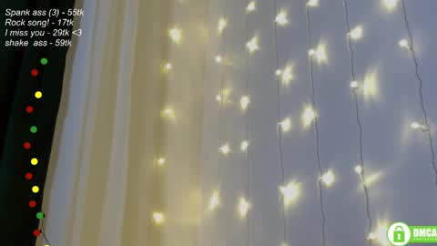 Snapshot of leia_bell chatting on 2, 2, 2025 hey Im Leia and I love rock online show from 2, 2, 2025