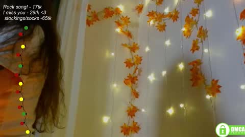 Snapshot of leia_bell chatting on 4, 10, 2025 hey Im Leia and I love rock online show from 4, 10, 2025