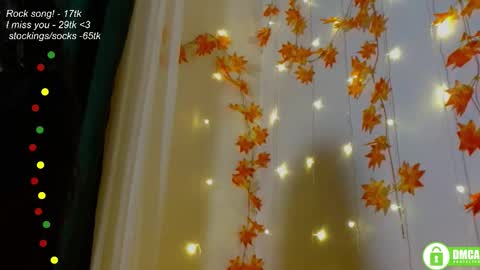 Snapshot of leia_bell chatting on 11, 10, 2025 hey Im Leia and I love rock online show from 11, 10, 2025