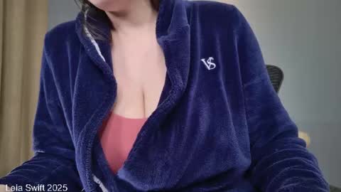 Snapshot of leiaswift chatting on 9, 3, 2025 Leia Swift online show from 9, 3, 2025