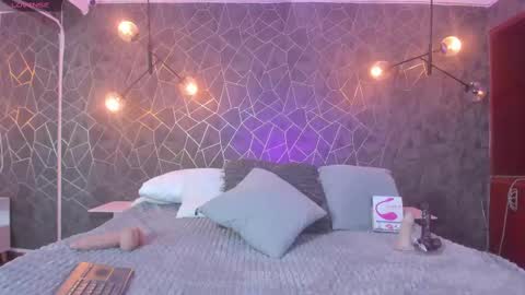 LEIGH ANGELS online show from 25, 9, 2025