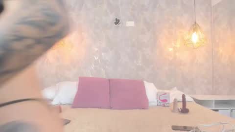 LEIGH ANGELS online show from 4, 12, 2025