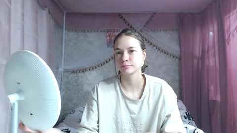 Snapshot of leila_bambi_ chatting on 23, 11, 2025 leila_bambi_ online show from 23, 11, 2025