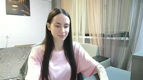 Snapshot of leila_monaco chatting on 14, 10, 2025 Leila online show from 14, 10, 2025