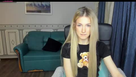 Snapshot of leila_morriss chatting on 8, 12, 2024 Leila Morriss online show from 8, 12, 2024