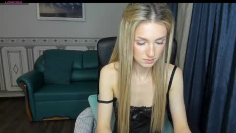 Snapshot of leila_morriss chatting on 9, 12, 2024 Leila Morriss online show from 9, 12, 2024