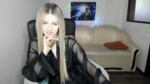 Snapshot of leila_morriss chatting on 11, 12, 2024 Leila Morriss online show from 11, 12, 2024