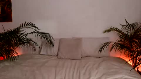 Snapshot of leilaalunaa chatting on 16, 7, 2026 LEILA LUNA online show from 16, 7, 2026