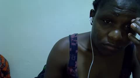 Snapshot of leilacuty13 chatting on 12, 10, 2025 leilacuty13 online show from 12, 10, 2025