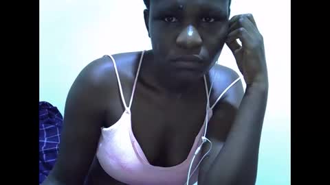 Snapshot of leilacuty13 chatting on 18, 10, 2025 leilacuty13 online show from 18, 10, 2025