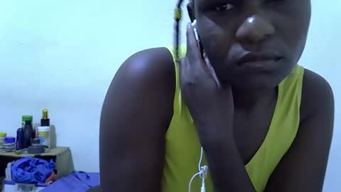 Snapshot of leilacuty13 chatting on 19, 10, 2025 leilacuty13 online show from 19, 10, 2025