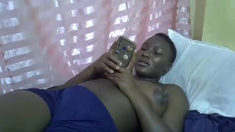 Snapshot of leilah_cute19 chatting on 15, 5, 2026 leilah_cute19 online show from 15, 5, 2026