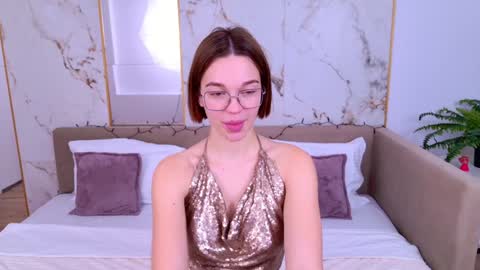 Snapshot of leilalawson chatting on 19, 12, 2024 LeilaLawson online show from 19, 12, 2024