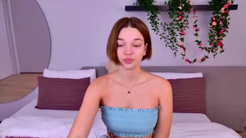 Snapshot of leilalawson chatting on 12, 2, 2025 LeilaLawson online show from 12, 2, 2025