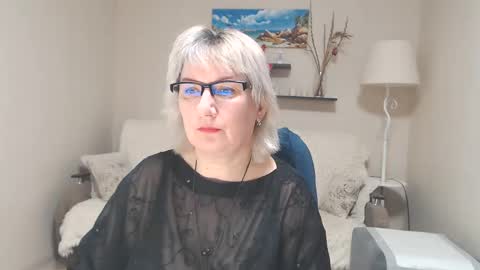 Leila Kinky online show from 11, 2, 2025