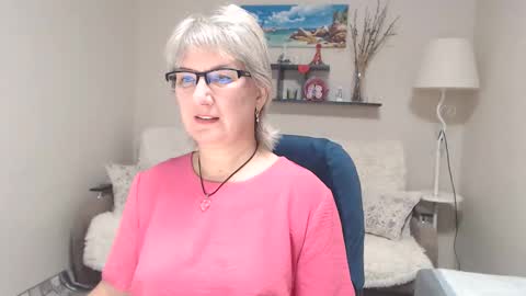 Leila Kinky online show from 24, 10, 2025