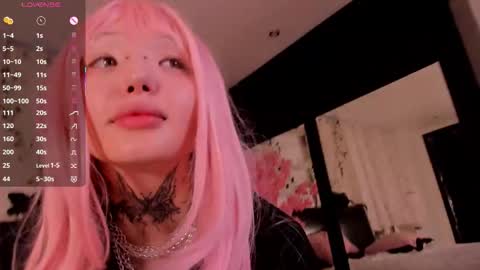 Snapshot of lein_bone chatting on 4, 10, 2025 Lein online show from 4, 10, 2025