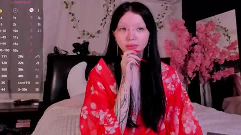 Snapshot of lein_bone chatting on 18, 10, 2025 Lein online show from 18, 10, 2025