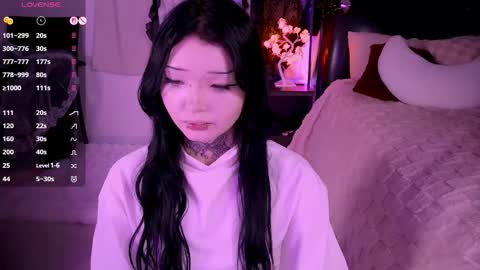 Snapshot of lein_bone chatting on 17, 11, 2025 Lein online show from 17, 11, 2025