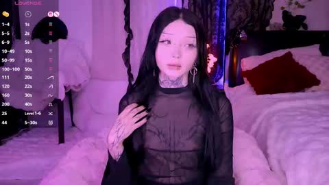 Snapshot of lein_bone chatting on 27, 11, 2025 Lein online show from 27, 11, 2025