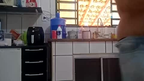 Snapshot of lelefiel chatting on 8, 10, 2025 Pequeno Urso online show from 8, 10, 2025