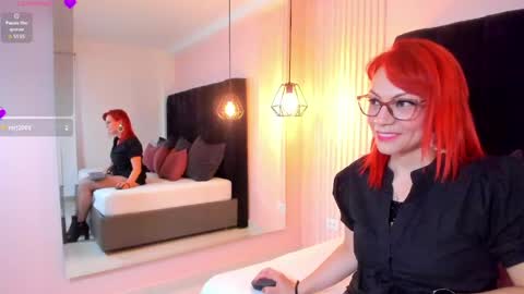 Snapshot of leloo_swift chatting on 19, 5, 2026 Leloo online show from 19, 5, 2026