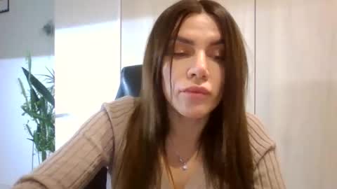 lena6122000 online show from 11, 11, 2025