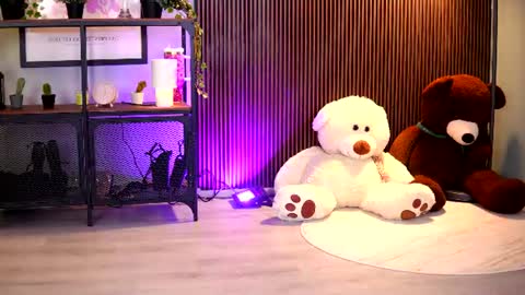 Lena Laurent online show from 4, 8, 2026
