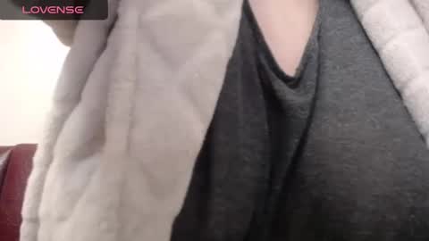 Snapshot of lenagolden chatting on 7, 12, 2024 lenagolden online show from 7, 12, 2024