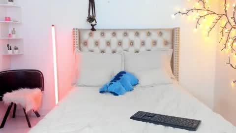 Lena  online show from 26, 2, 2026