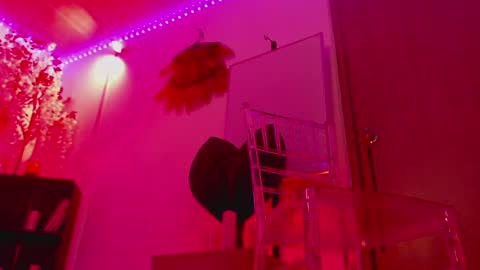 Lenna Kang online show from 9, 3, 2025