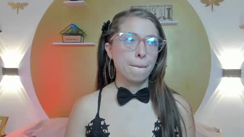Lenna  online show from 18, 6, 2026