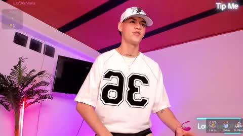 Lenner INDEPENDENT MODEL online show from 14, 11, 2025