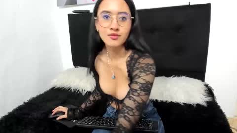 Snapshot of lennox_amy chatting on 23, 4, 2026 lennox_amy online show from 23, 4, 2026